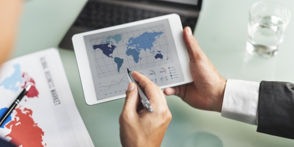 Consolider sa stratégie d’export : optimiser sa veille et son benchmark normatif